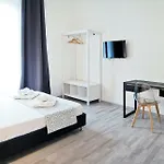 Pompeo Magno White Luxury Apartman *